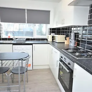 https://4-bedroom-house-in-east-london.brighton-hotels-england.com