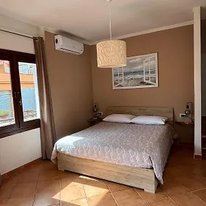 Mare Fuori Konukevi Palau